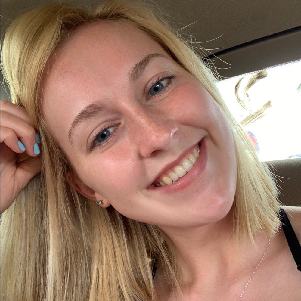 Meet your Posher, Abby